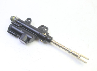 MAITRE CYLINDRE FREIN ARRIERE