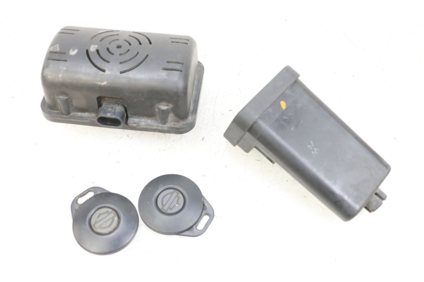 photo de ALARMANLAGE HARLEY DAVIDSON SPORTSTER XL CUSTOM 883 (1999 - 2006) - Hochauflösende Nahaufnahme