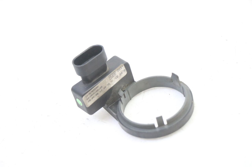 photo de TRANSPONDERANTENNE PEUGEOT SATELIS 250 (2006 - 2012)