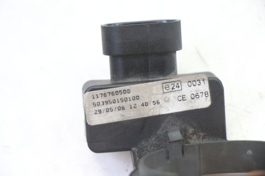 photo de TRANSPONDERANTENNE PEUGEOT SATELIS 250 (2006 - 2012)