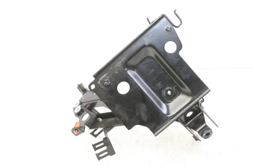 photo de VERKLEIDUNGSHALTER YAMAHA XMAX X-MAX 125 (2021 - 2025) - Technische Nahaufnahme