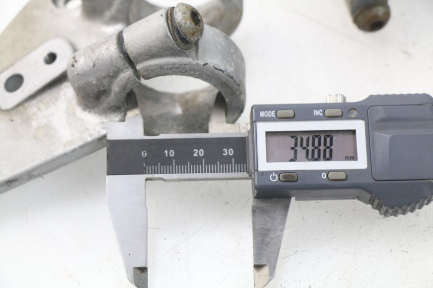 photo de VERKLEIDUNGSHALTER GILERA DNA 50 (2000 - 2007)
