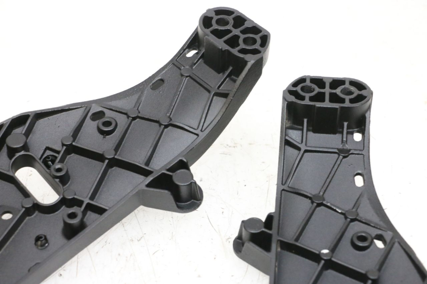 photo de VERKLEIDUNGSHALTER BMW R GS 1250 (2021 - 2024) - Details der Befestigungspunkte