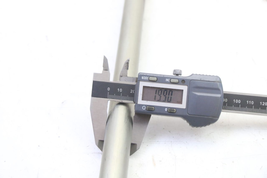 photo de SCHWINGENACHSE YAMAHA FZ6 FAZER S2 600 (2007 - 2011)