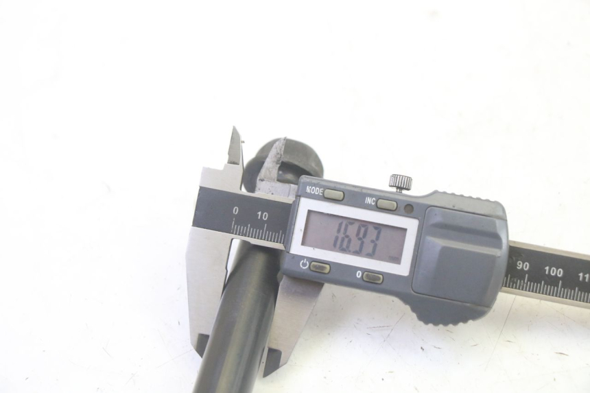 photo de SCHWINGENACHSE KAWASAKI GPX R WARBIRD 600 (1988 - 1993) - Technische Nahaufnahme