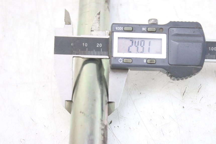 photo de SCHWINGARMACHSE TRIUMPH SPRINT ST 955 (1999 - 2001)