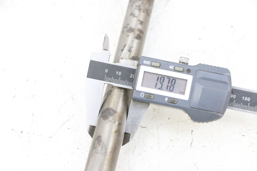 photo de SCHWINGENACHSE KAWASAKI ZR 7 750 (1999 - 2001) - Detailansicht des Bauteils