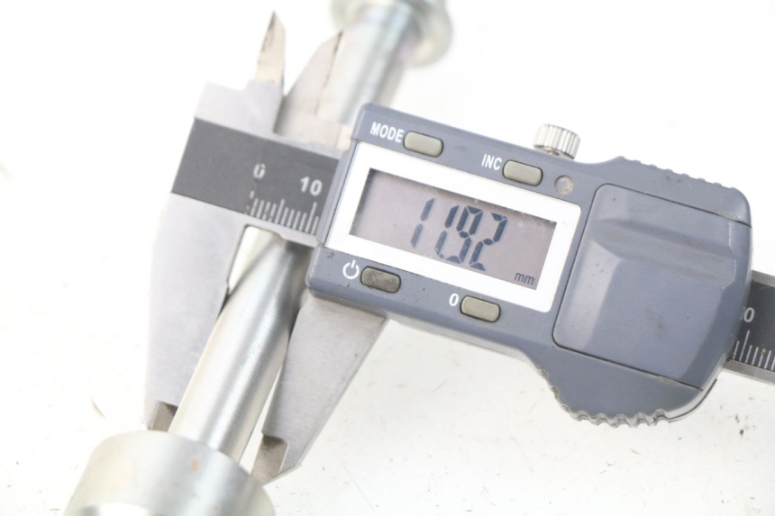 photo de HINTERRADACHSE HONDA CRF-F CRF F 110 (2019 - 2022) - Detailansicht des Bauteils