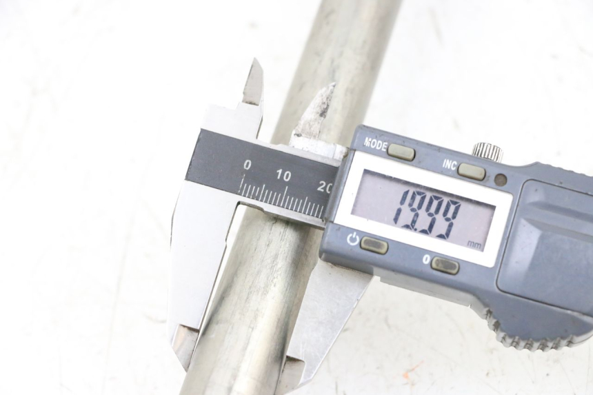 photo de HINTERRADACHSE YAMAHA MT-07 MT07 ABS 700 (2018 - 2020) - Technische Nahaufnahme