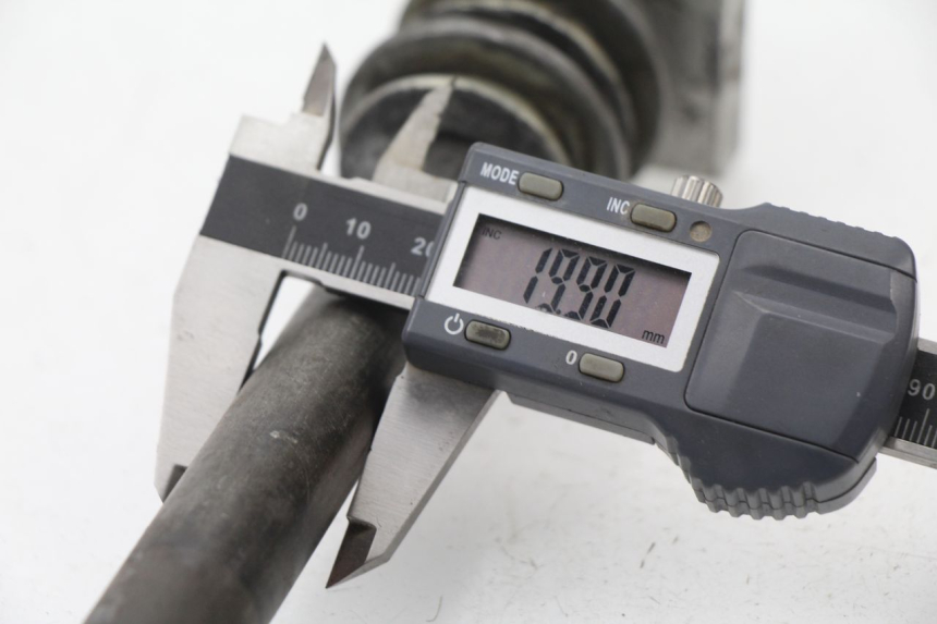 photo de HINTERRADACHSE YAMAHA YZ 125 (1994 - 1997) - Detailansicht des Bauteils