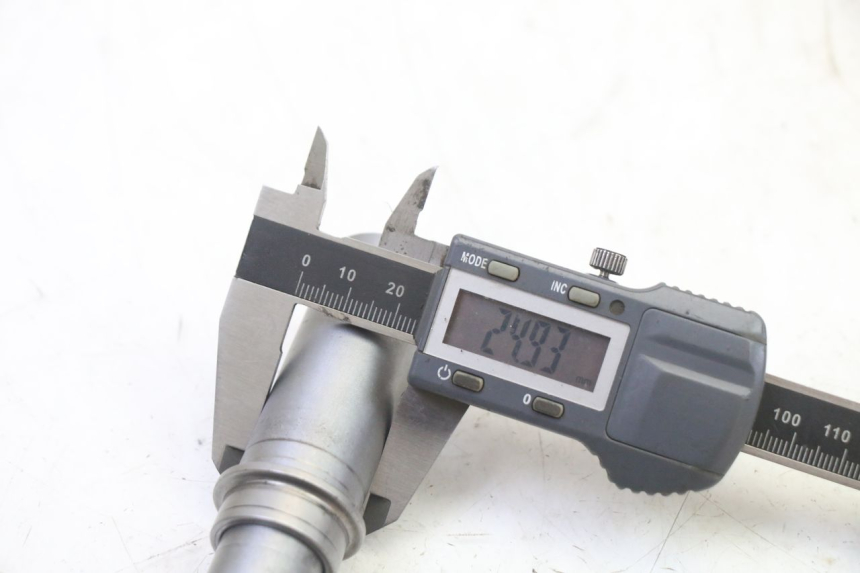 photo de VORDERRADACHSE BMW G310 R 310 (2016 - 2020)