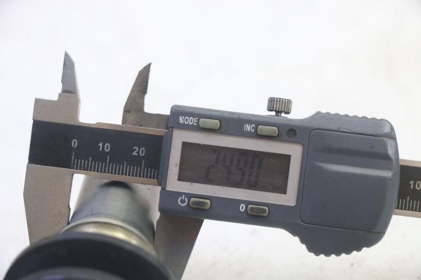 photo de VORDERRADACHSE KAWASAKI KXF KX-F 250 (2017 - 2019) - Technische Nahaufnahme