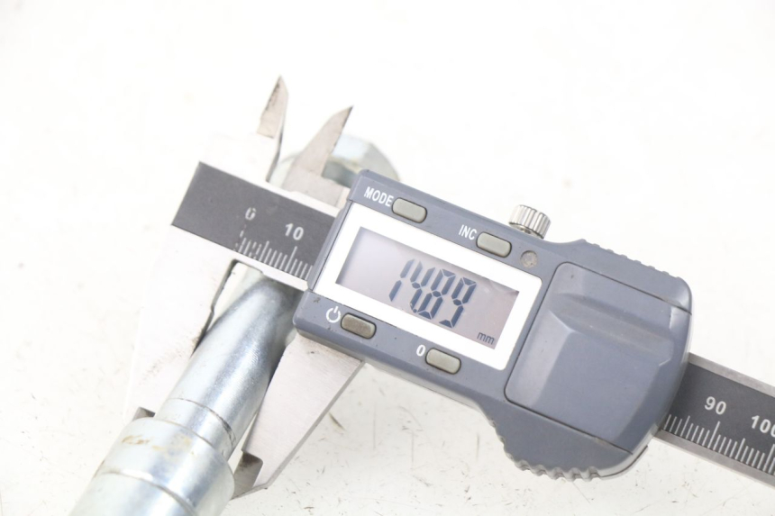 photo de VORDERRADACHSE MINI MX ROOKIE 125