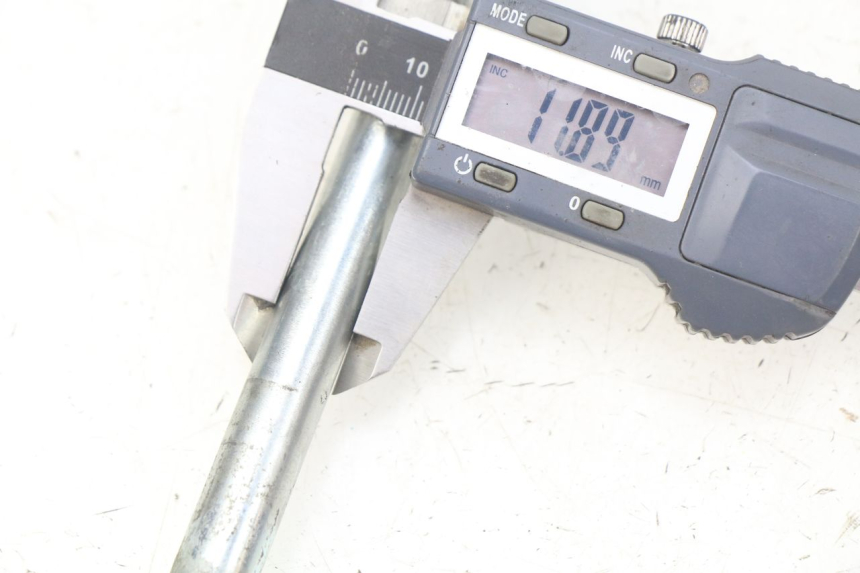 photo de VORDERRADACHSE HONDA PCX (JF57/JF64) 125 (2014 - 2018)