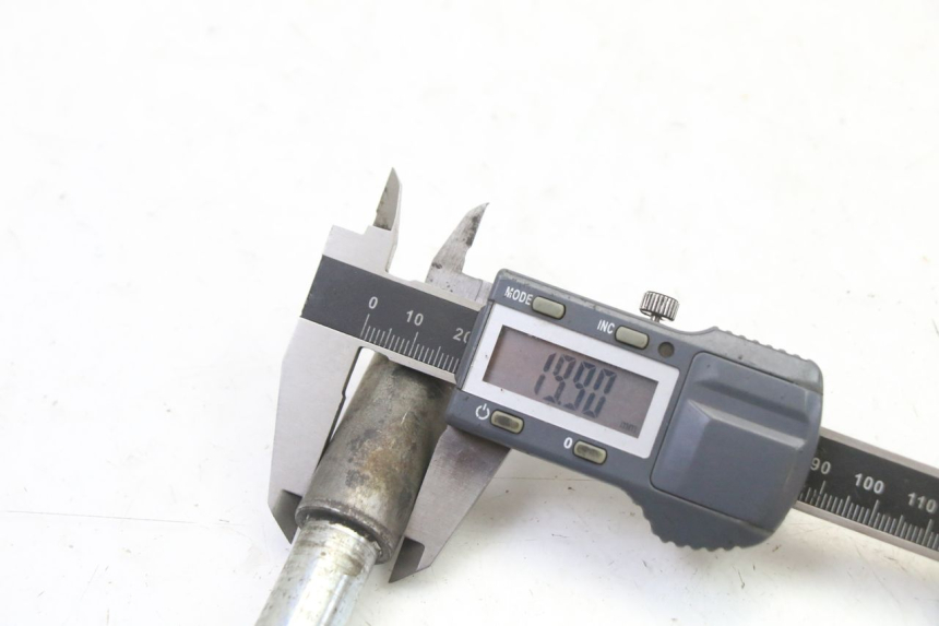 photo de VORDERRADACHSE GILERA RUNNER SL 50 (2006 - 2009)