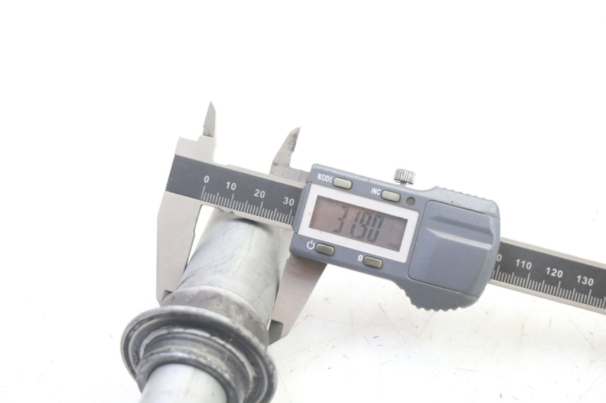 photo de VORDERRADACHSE HONDA ST PAN EUROPEAN 1300 (2002 - 2013)