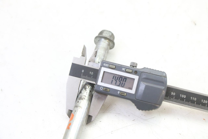 photo de VORDERRADACHSE YAMAHA TDR DELTABOX 125 (1993 - 2003)