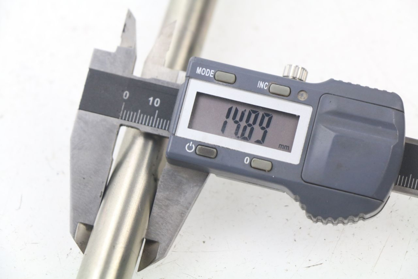 photo de VORDERRADACHSE YAMAHA XMAX X-MAX ABS 125 (2014 - 2016) - Zoom auf Gebrauchszustand