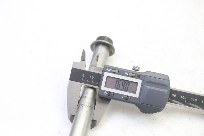 photo de VORDERRADACHSE YAMAHA XJ6 ABS 600 (2008 - 2016)