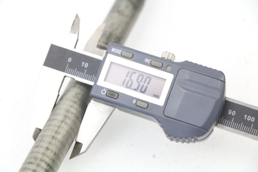 photo de VORDERRADACHSE YAMAHA XJN XJ N DIVERSION 600 (1994 - 1997)