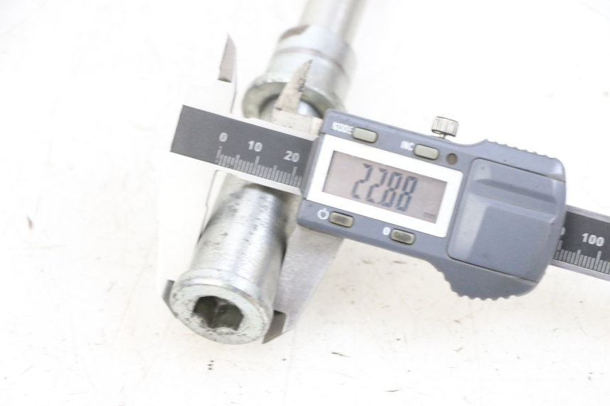 photo de VORDERRADACHSE KAWASAKI ZR 7 750 (1999 - 2001) - Technische Nahaufnahme