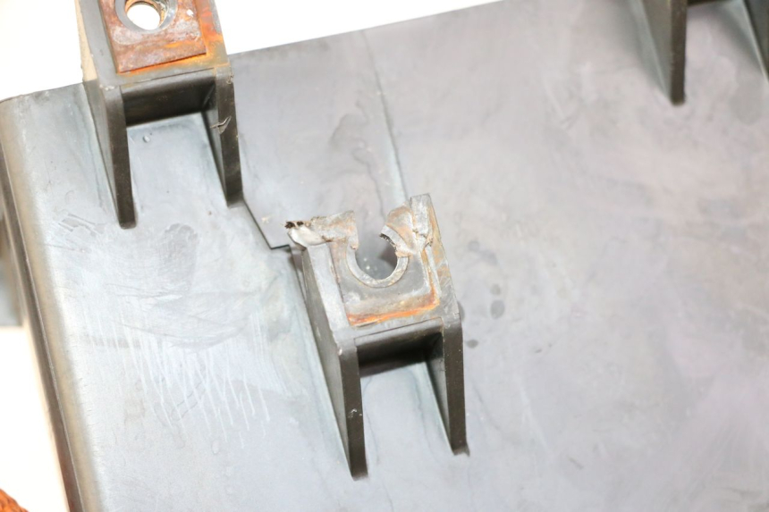 photo de BATTERIEKASTEN YAMAHA FZ6 FAZER S2 600 (2007 - 2011)