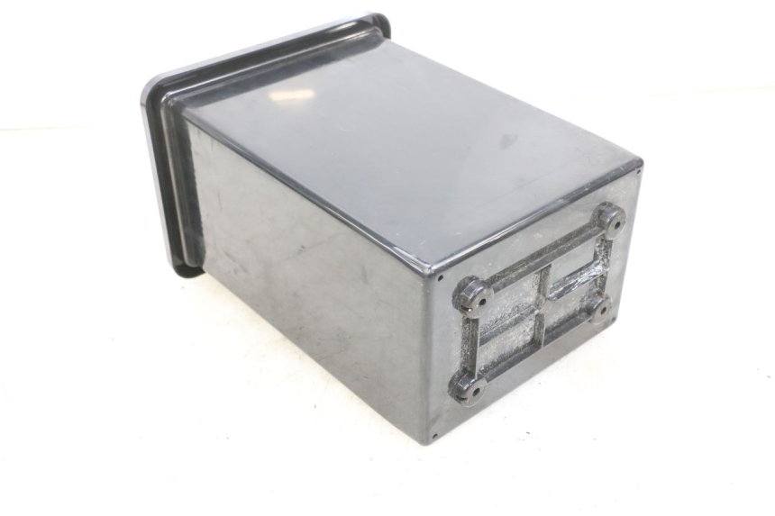 photo de BATTERIEFACH EFUN PUSA 1 - Zoom auf Gebrauchszustand