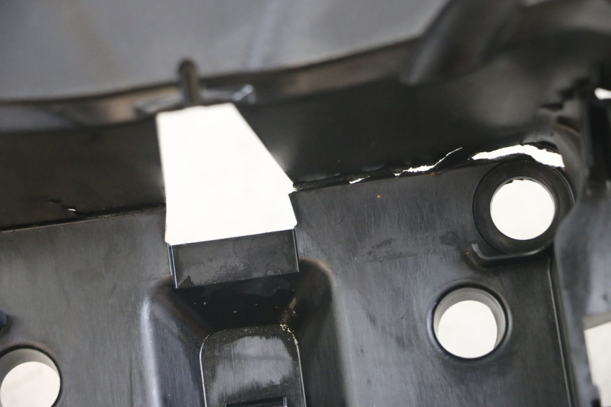 photo de BATTERIEFACH YAMAHA XMAX X-MAX ABS 125 (2017 - 2020) - Detailansicht des Bauteils