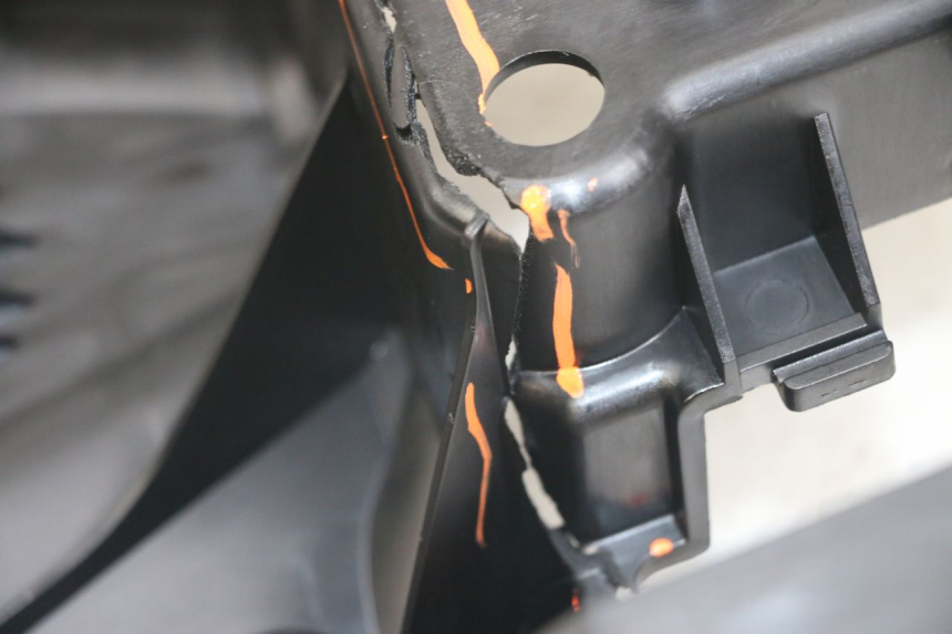 photo de BATTERIEFACH YAMAHA XMAX X-MAX ABS 125 (2017 - 2020) - Alternative Perspektive