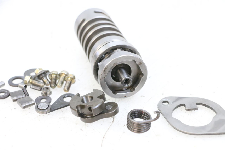 photo de SCHALTWALZE MV AGUSTA BRUTALE R WALLY 910 (2008 - 2008) - Details der Befestigungspunkte