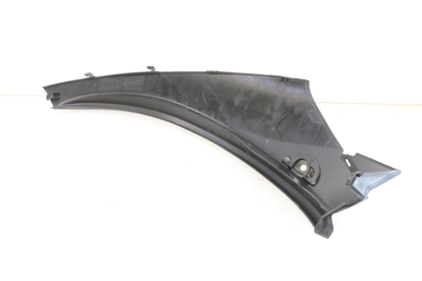 photo de UNTERBODEN HINTEN RECHTS PIAGGIO MP3 RL 250 (2007 - 2010) - Zoom auf Gebrauchszustand