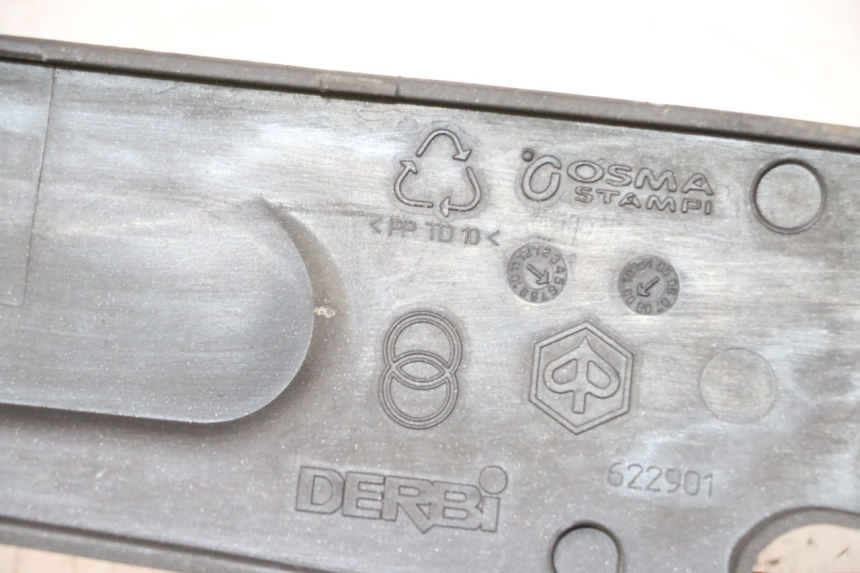 photo de UNTERBODEN HINTEN LINKS PIAGGIO LXV 4T 50 (2009 - 2013)