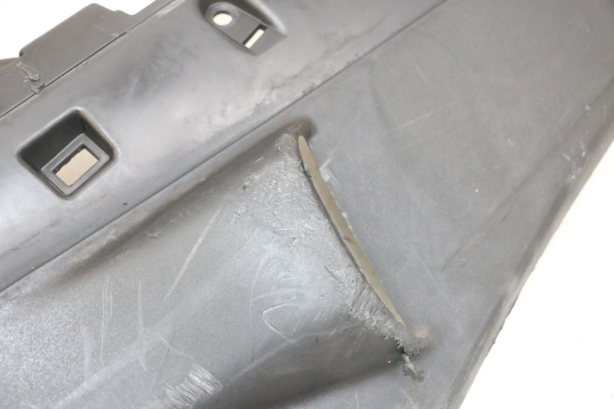 photo de RECHTER SEITENSCHWELLER PIAGGIO FLY 4T 50 (2013 - 2017) - Charakteristische Merkmale