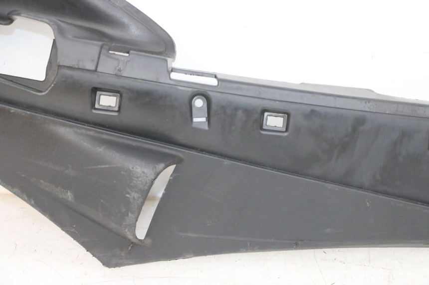 photo de RECHTER SEITENSCHWELLER PIAGGIO FLY 4T 50 (2013 - 2017) - Hochauflösende Nahaufnahme