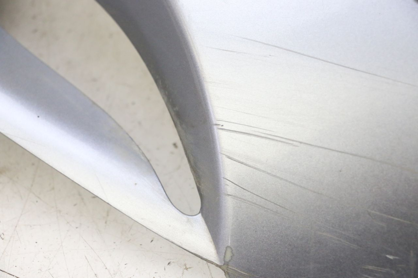 photo de UNTERBODEN RECHTS SYM GTS EVO 125 (2009 - 2013) - Zoom auf Komponenten