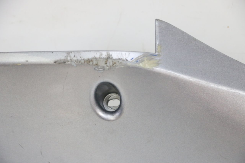 photo de UNTERBODEN RECHTS SYM GTS EVO 125 (2009 - 2013) - Fokus auf die Struktur