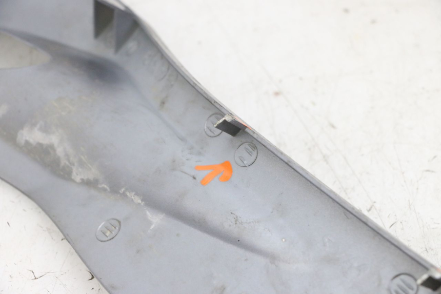 photo de UNTERBODEN RECHTS SYM GTS EVO 125 (2009 - 2013) - Zoom auf Gebrauchszustand