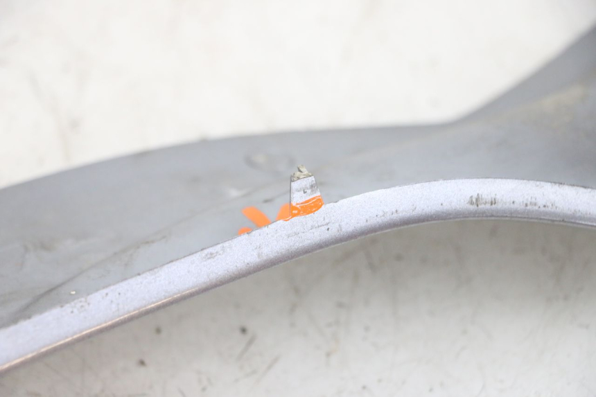 photo de UNTERBODEN RECHTS SYM GTS EVO 125 (2009 - 2013) - Oberflächenzustand und Material