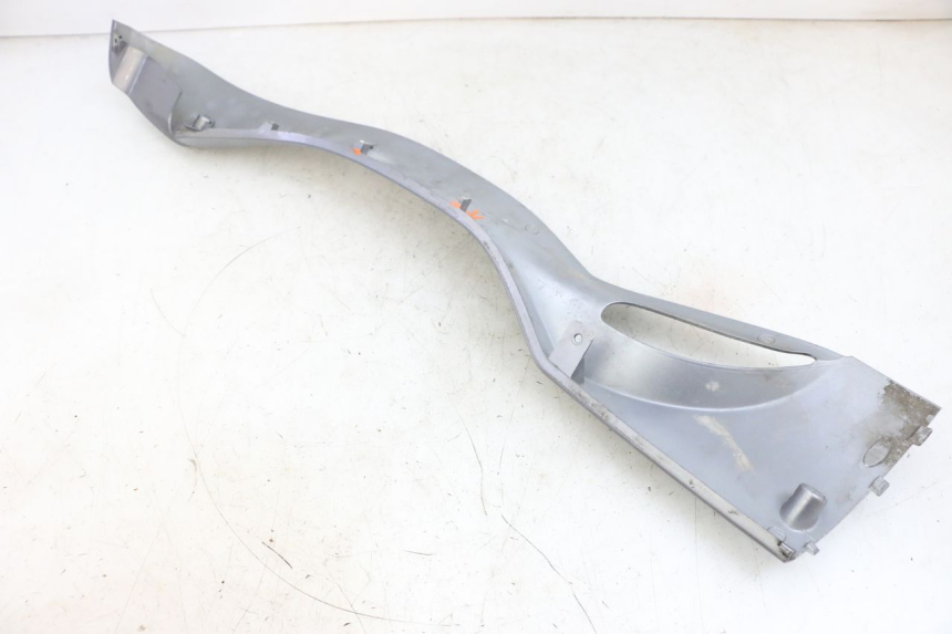 photo de UNTERBODEN RECHTS SYM GTS EVO 125 (2009 - 2013) - Kennzeichnungen und Originalreferenzen