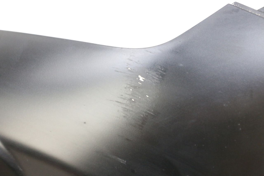 photo de UNTERBODEN RECHTS PIAGGIO MP3 HPE 350 (2018 - 2020) - Oberflächenzustand und Material