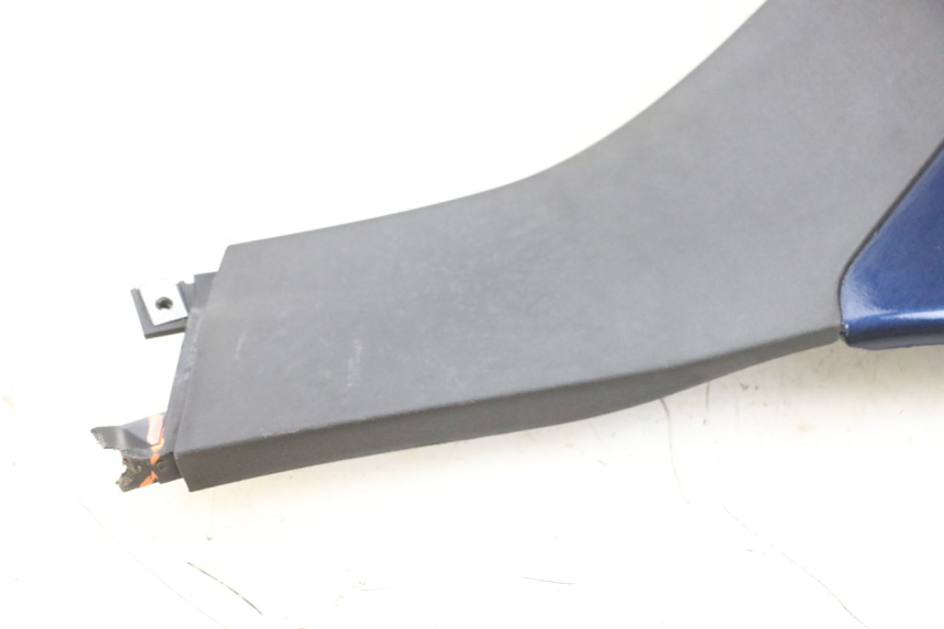 photo de UNTERBODEN RECHTS PIAGGIO MP3 RL 250 (2007 - 2010) - Detailansicht des Bauteils