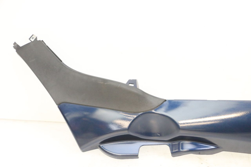 photo de UNTERBODEN RECHTS PIAGGIO MP3 RL 250 (2007 - 2010) - Kennzeichnungen und Originalreferenzen