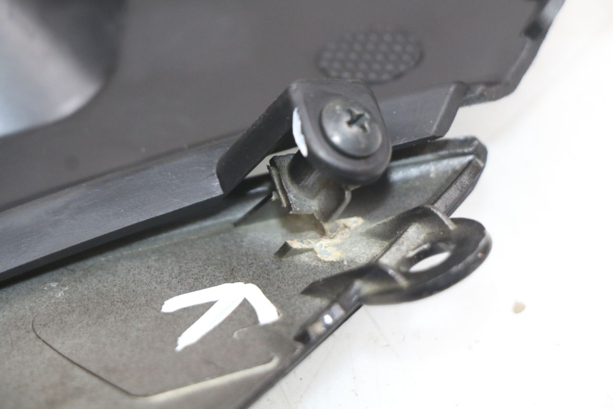 photo de LINKER UNTERE SEITENVERKLEIDUNG KYMCO AGILITY 16+ 4T 50 (2018 - 2023)