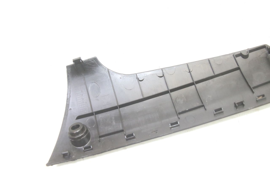 photo de LINKER UNTERE SEITENVERKLEIDUNG PEUGEOT KISBEE 2T 50 (2010 - 2017)