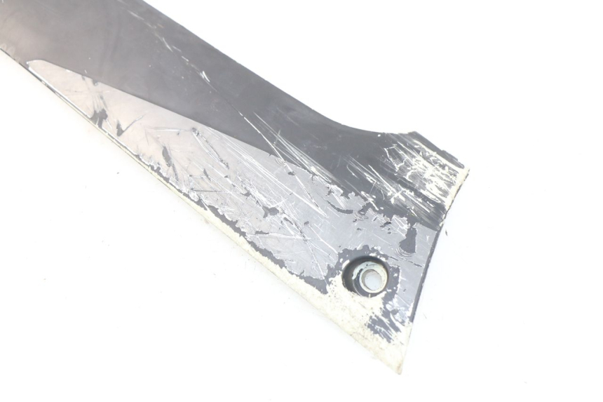 photo de LINKER UNTERE SEITENVERKLEIDUNG PEUGEOT KISBEE 4T 50 (2018 - 2022)