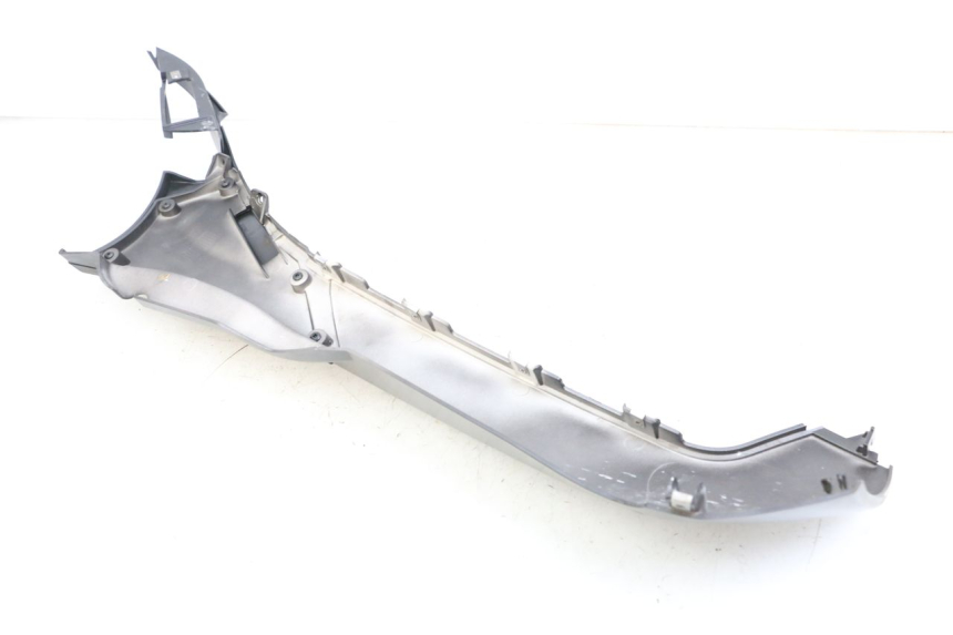 photo de UNTERBODEN LINKS PIAGGIO MP3 HPE 350 (2018 - 2020) - Oberflächenzustand und Material