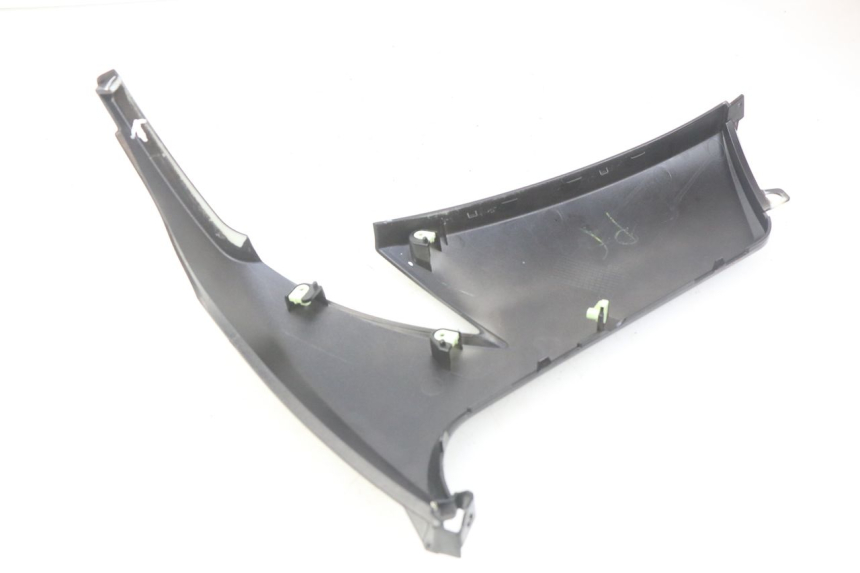 photo de LINKER UNTERE SEITENVERKLEIDUNG PEUGEOT CITYSTAR 125 (2011 - 2017)