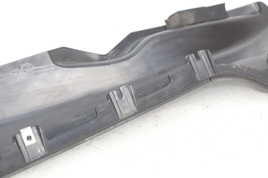 photo de LINKER UNTERE SEITENVERKLEIDUNG PIAGGIO MP3 LT 300 (2010 - 2016)