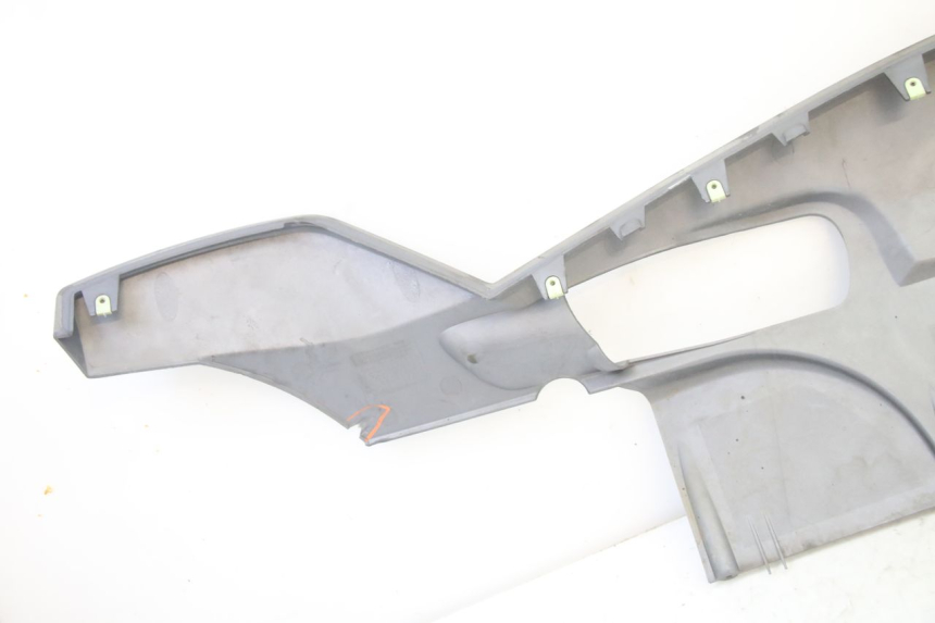 photo de UNTERBODEN LINKS PEUGEOT SATELIS 250 (2006 - 2012)