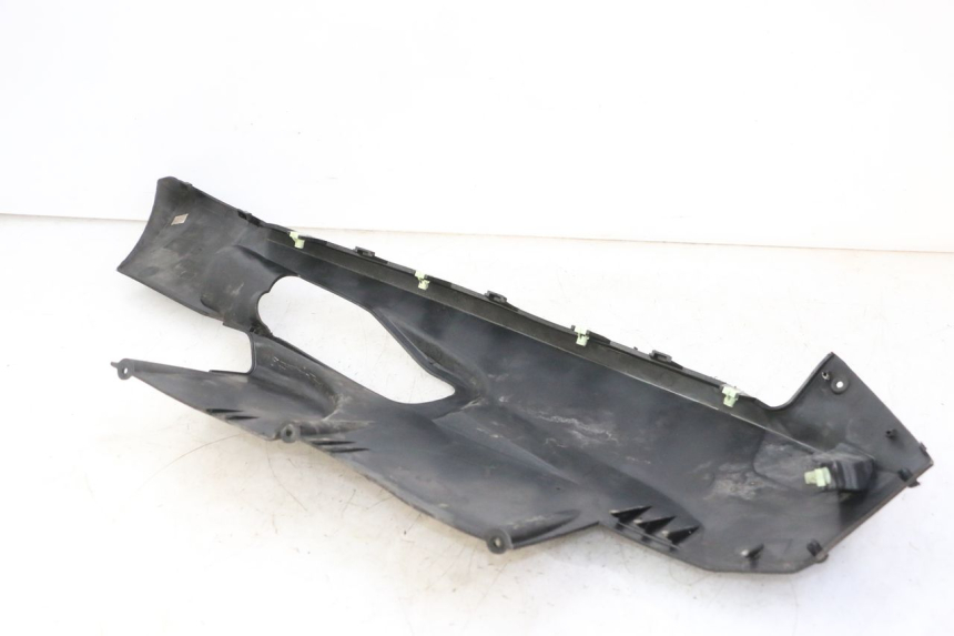 photo de UNTERBODEN LINKS PEUGEOT SATELIS 125 (2013 - 2018) - Technische Nahaufnahme